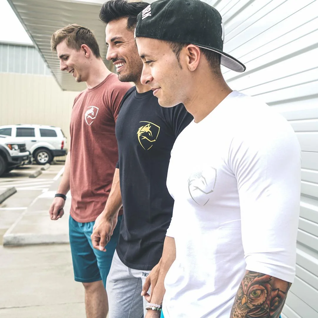 Мужская Повседневная футболка Alphalete черная белая с круглым вырезом и длинными