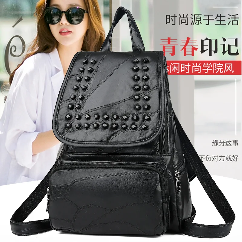 

2018 New Style Casual Fashion Stitching Sheepskin Shoulder Backpack Large Capacity Riveted Women's Backpack a Generation