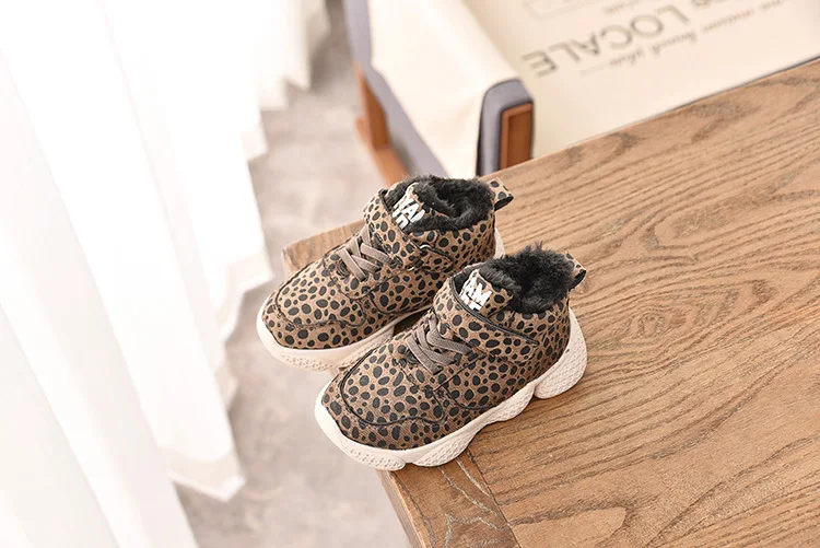 Новые зимние хлопковые детские кроссовки, Модные леопардовые детские короткие ботинки, EU26-35, детские зимние ботинки, повседневная обувь