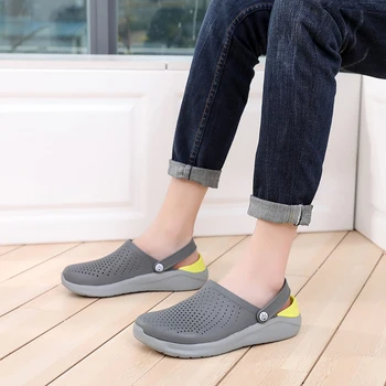 

New Closed Toe Garden Clogs Men Slippers Summer Croc Clogs Male Mule Slippers Beach Indoor Unisex Slippers Mules Large Size 46