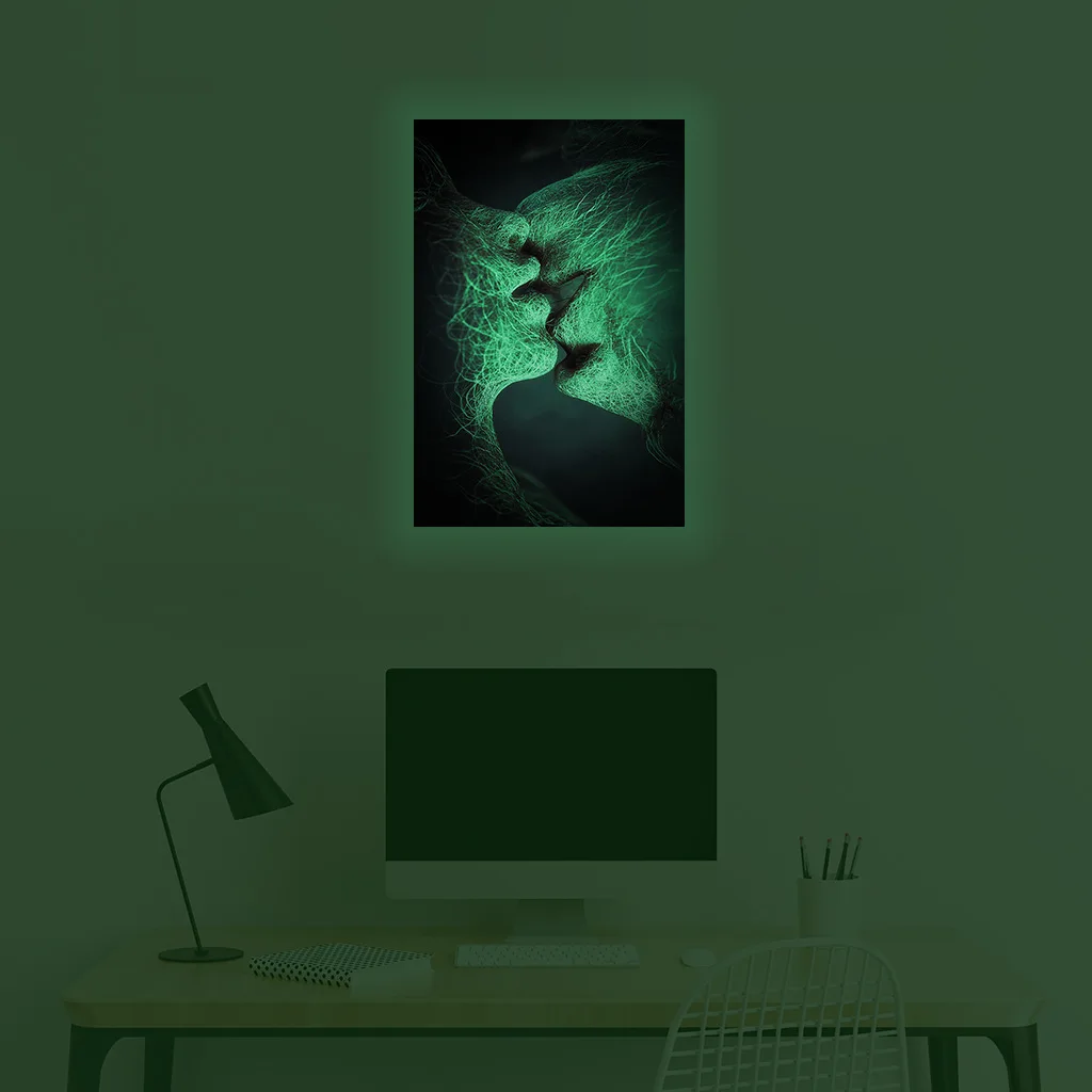 

Glow-in-the-dark Kissing Pattern Wall Stickers Glow-in-the-dark Home Decoration Stickers Wall Picture For Home Decor Gift