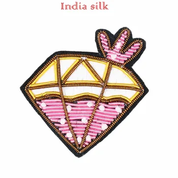 

Maxsin 1 Pcs High Quality Handmade Embroidered Indian Silk Diamond Brooch Garment Accessories Pin Decorative Patch DIY