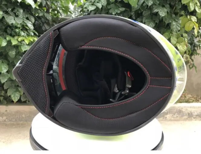 New motorcycle helmet men and women motorcycle helmet winter warm helmet with tail