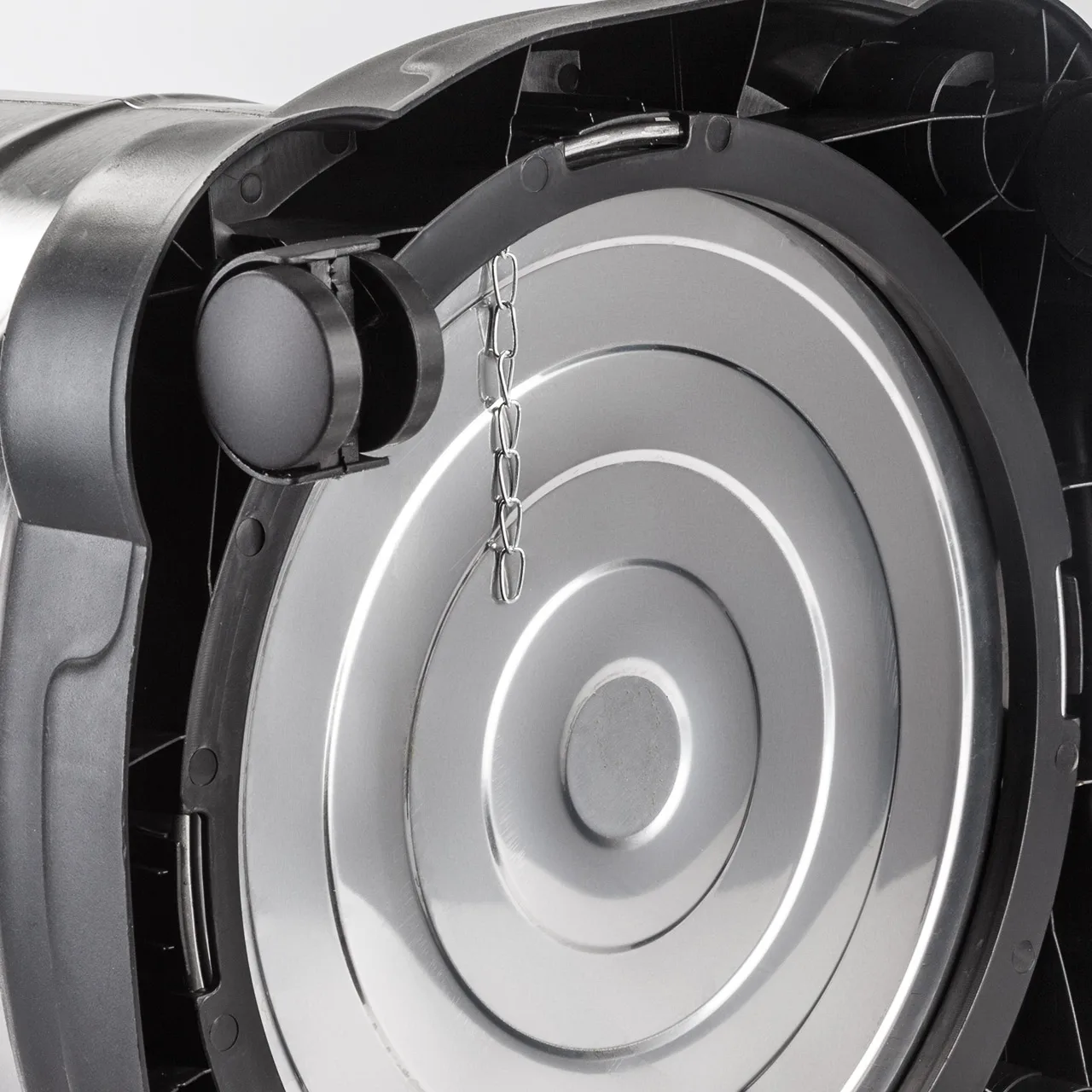 Пылесос Bort BSS-1440-Pro (Мощность 1400 вт, сухая и влажная уборка, вместимость пылесборника 40 л., розетка для инструмента)