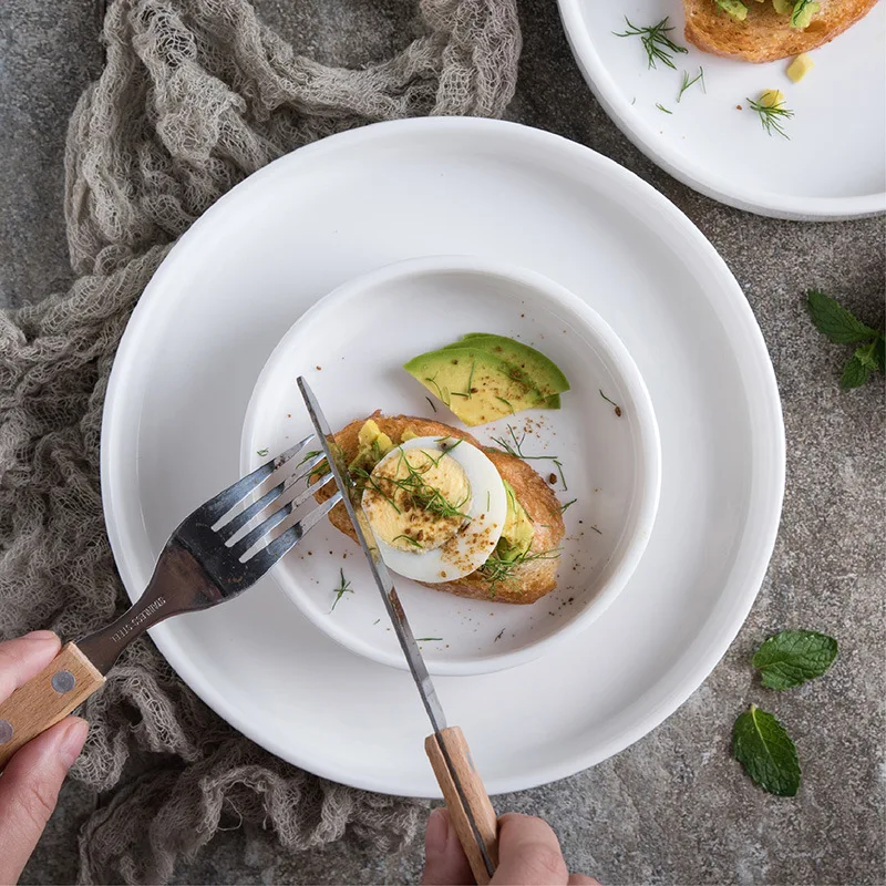 Tanie 1x biała okrągła porcelana jadalnia śniadanie desery ciasto przekąski obiad talerz do serwowania danie ekologiczne naczynia mikrofalowe bezpieczne