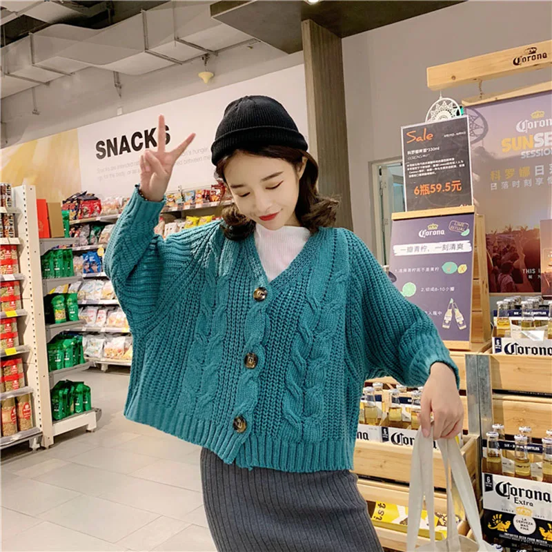 Cena Damski kardigan krótki jesienno zimowy zapinany na jeden guzik z długim rękawem moda europejska kobieta małe swetry bluzki damskie LS016