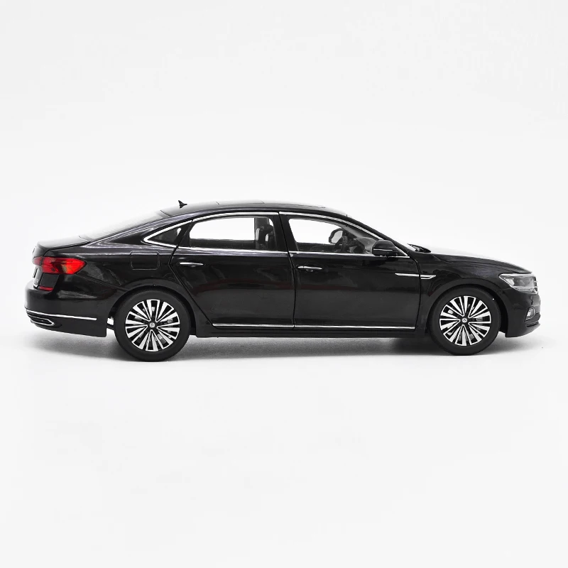 1:18 VW PASSAT литая модель автомобиля игрушки Металлическая Модель автомобиля оригинальная коробка