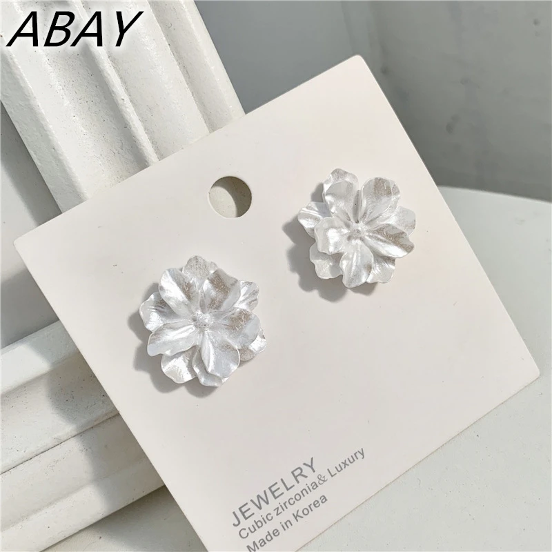 

ABAY Simple Pure White Petal Drop Earrings Sweet Elegant Flower Pendent Gothic Pearl Earrings for Women Girls Ear Jewelry Gift