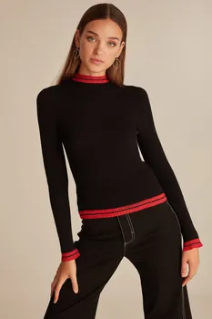 

Line Detailed Knitwear Sweater-Black