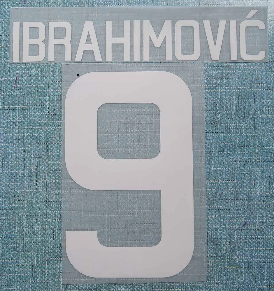 

2015-2017 home Ibrahimović Ibrahimovic #9 white nameset patch badge