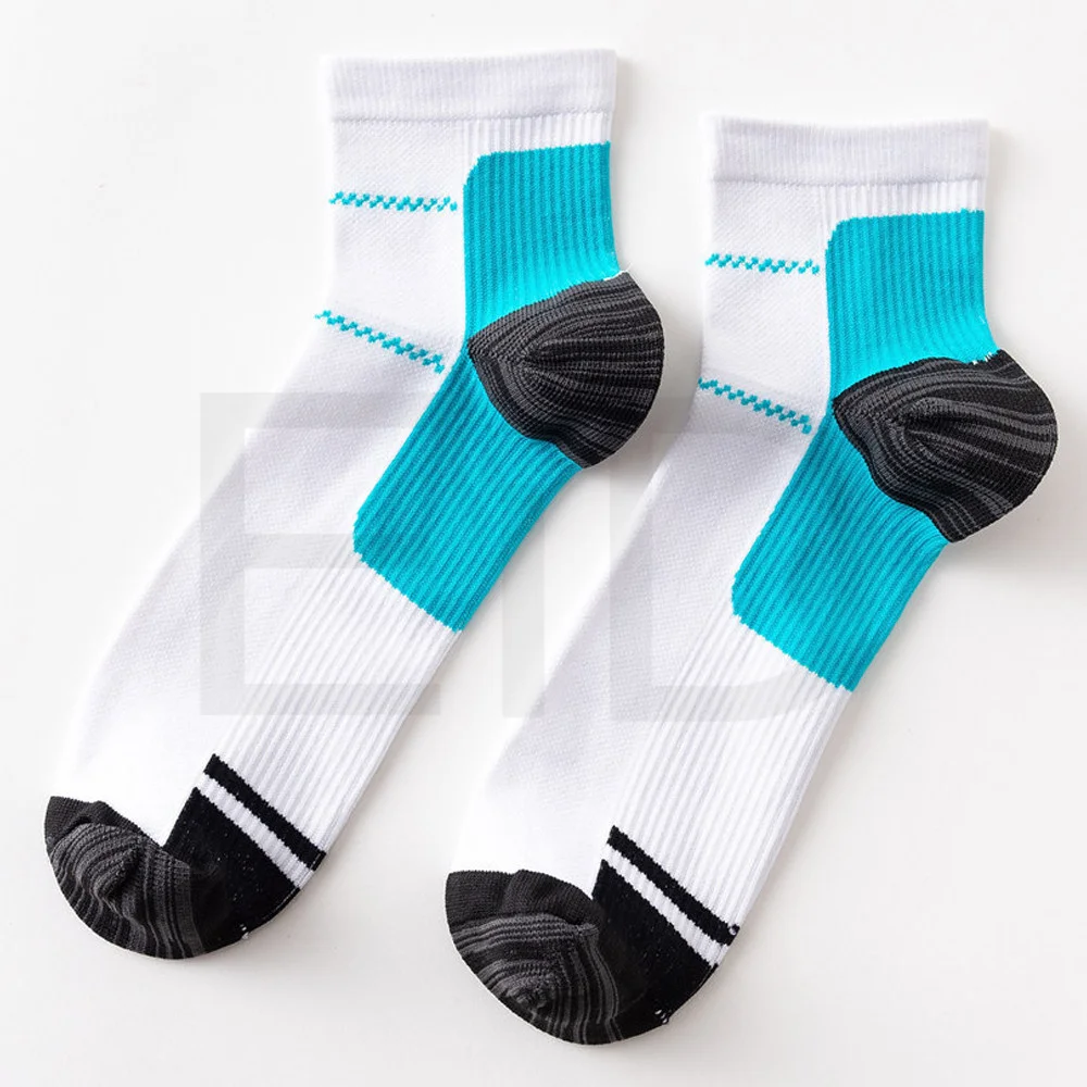 Chaussettes Tech Pack Modèle Croquis Plat Illustration De Mode Maquette Dessin Cad Pour La