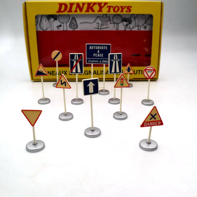 Atlas Dinky игрушки 593 12 PANNEAUX DE SIGNALISATION ROUTIERE коллекция моделей