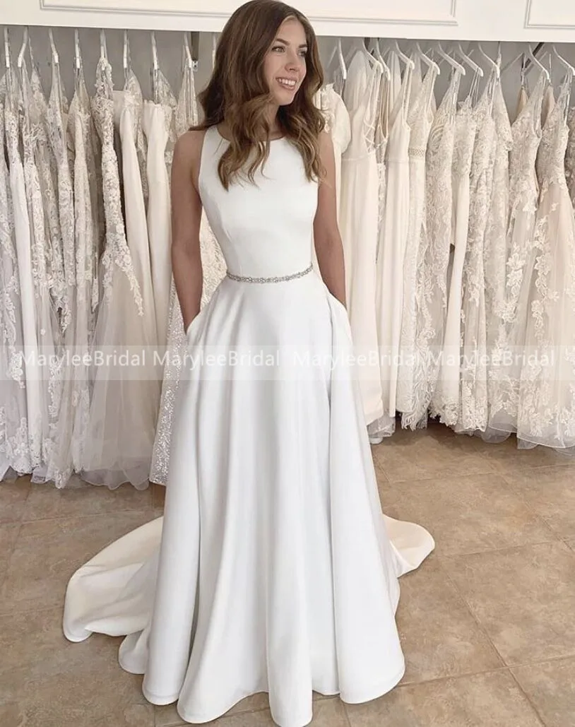 

Атласное длинное пляжное свадебное платье с карманом, круглым вырезом и поясом-стразы, белое летнее свадебное платье со шлейфом