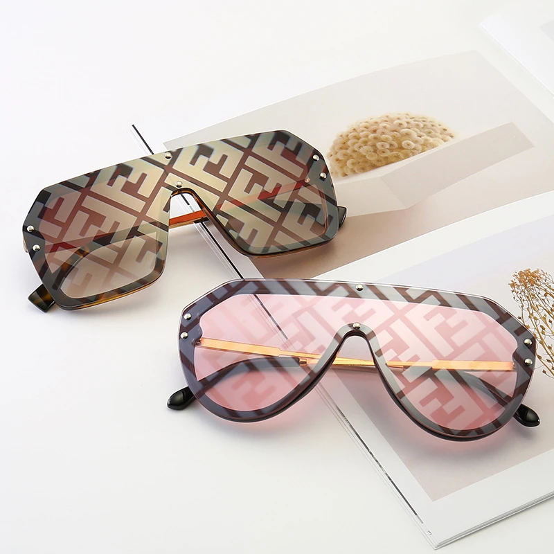 2019 Fashion F Letter Shield Style Rivets Sunglasses Modern Women Vintage Brand Design Sun Glasses