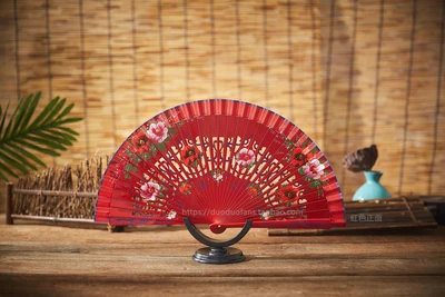 Fall New Xiangsi Style- Cloth Edge Painted Fan Hand Painted Spanish Fold Style Fans Wood Fans Custom Dance Fans - Цвет: Red