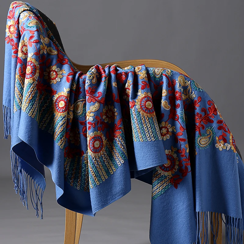 peacock blue Женский кашемировый вышивка пашмины длинный зимний шарф мягкое теплое пальто с кисточками вязаный цветочный женский осенний шарф - Цвет: peacock blue