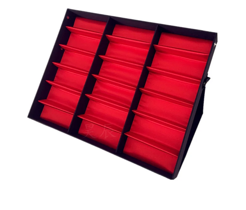 8993821619_2082563217