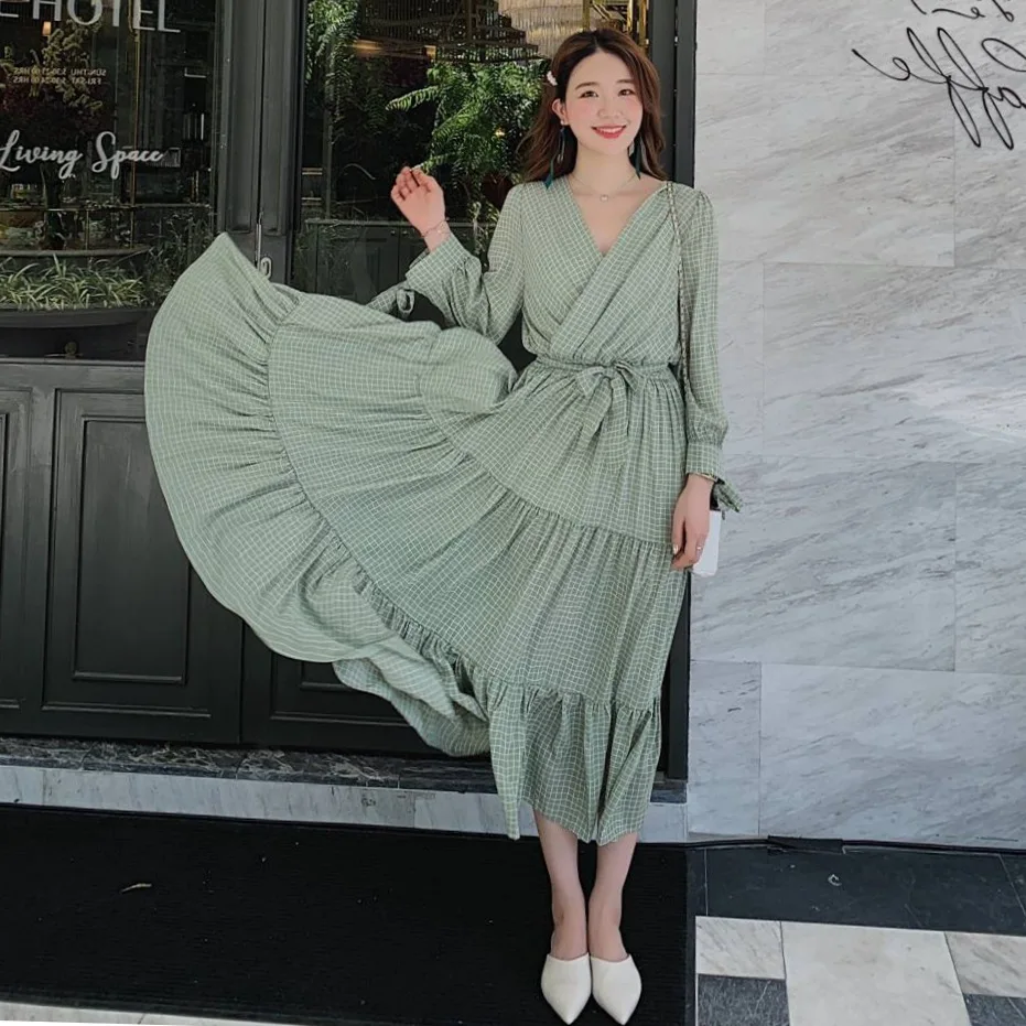 

Photo Shoot INS Small Plaid Chiffon Fresh Mint Green Cross V-neck Waist Hugging Lace-up Big Hemline Cake Dress Women's Summer