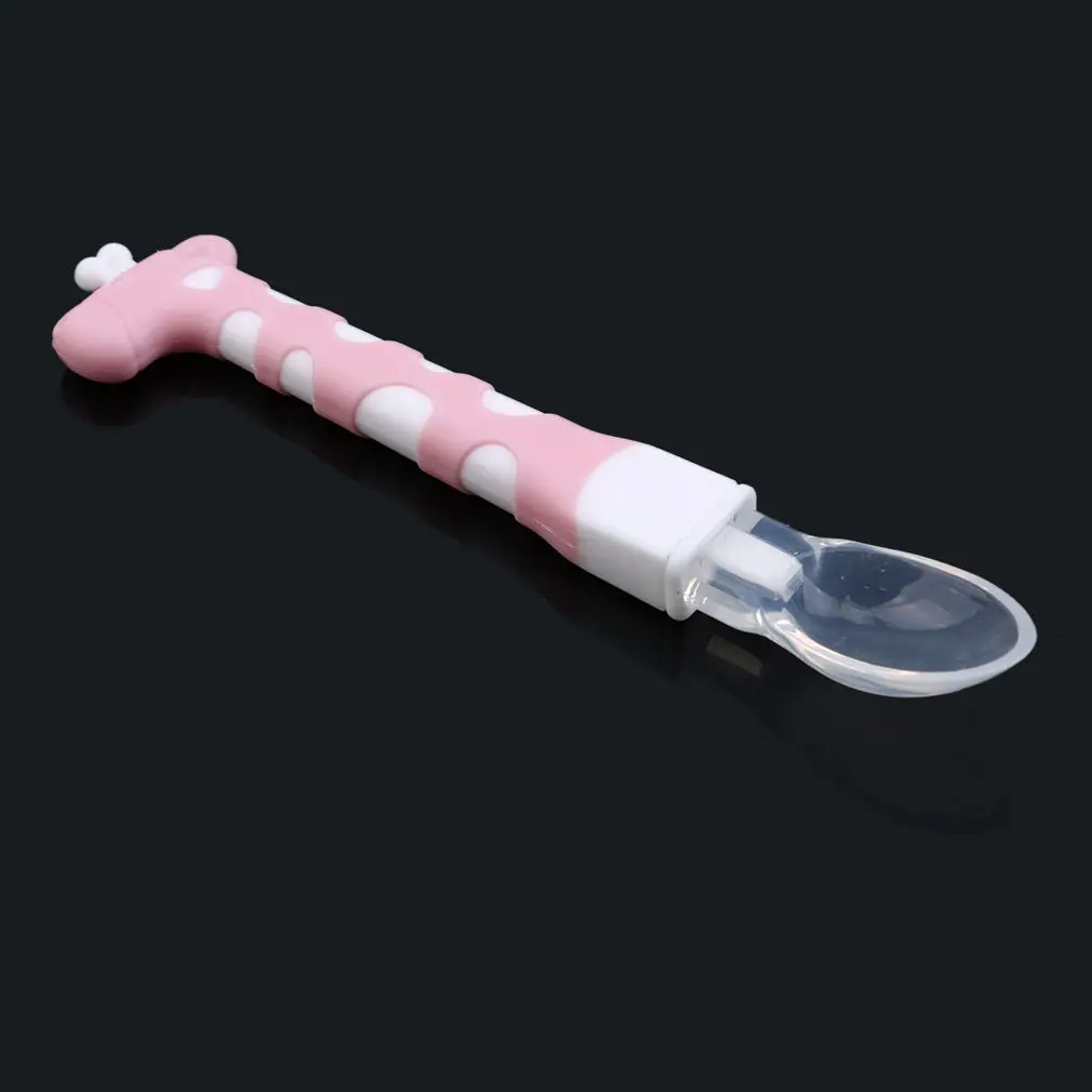 Pink Детская безопасная силиконовая ложка с мягкой головкой, детские столовые приборы с изображением жирафа, детская спортивная ложка для кормления, посуда для младенцев - Цвет: Pink