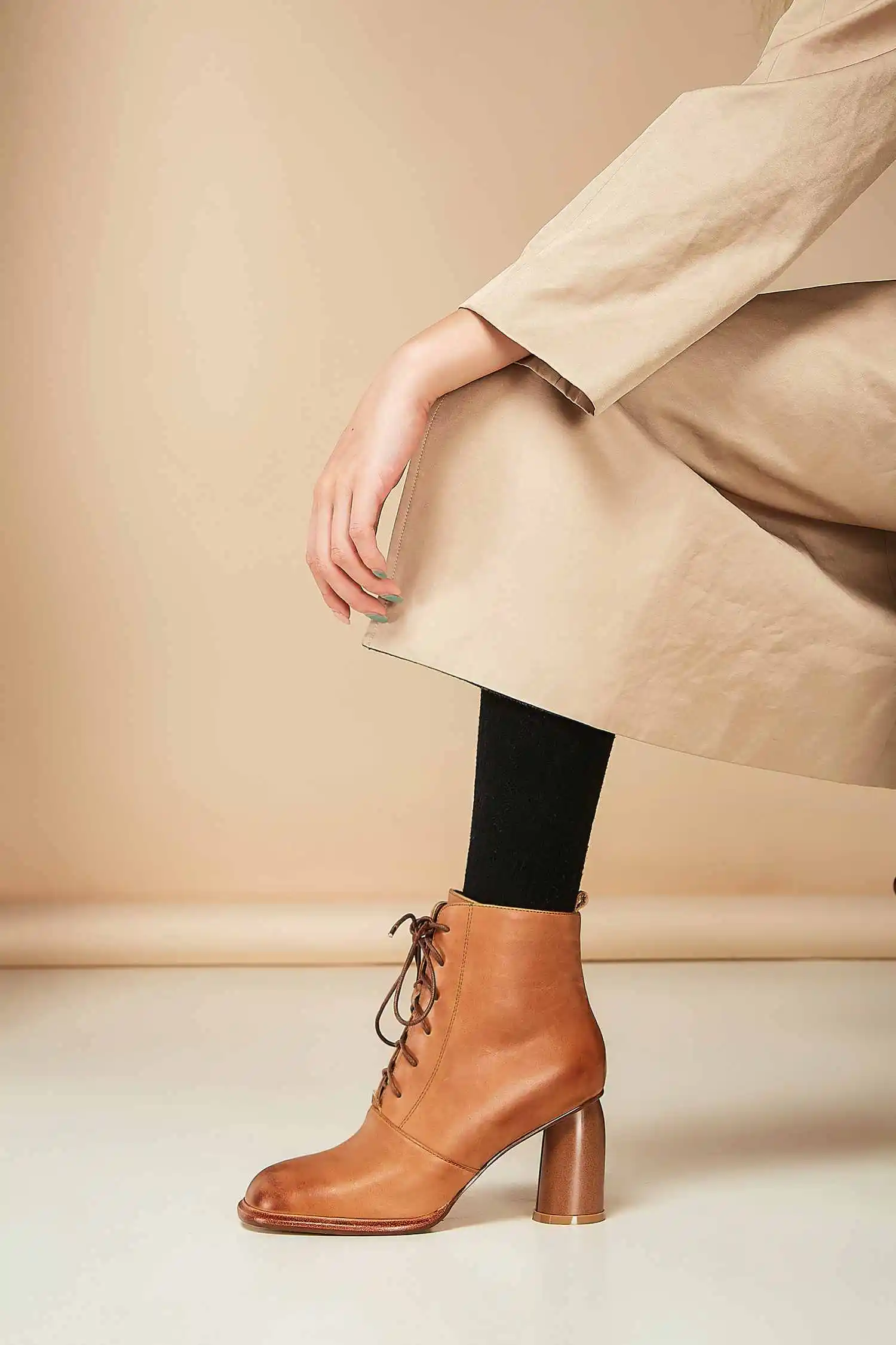 Krazing pot/модные ботинки из натуральной коровьей кожи на шнуровке; зимние современные ботильоны ручной работы с круглым носком на высоком каблуке; большие размеры; l1f2