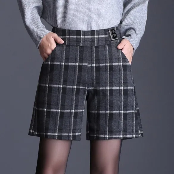white plaid Autumn Winter Woolen Shorts Women High Waist Plaid Wide Leg Wool Shorts Ladies Plus Size 9XL Casual Loose Boots Shorts DS50886 - Цвет: white plaid