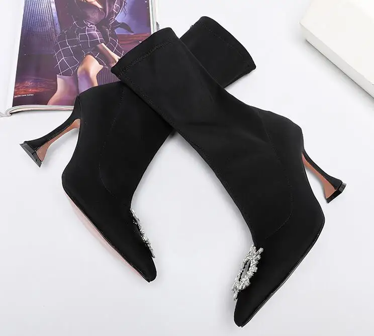 Stylesowner/эластичные тканевые носки; красные, черные короткие сапоги с острым носком; вечерние сапоги до середины икры с пряжкой и боковой молнией со стразами