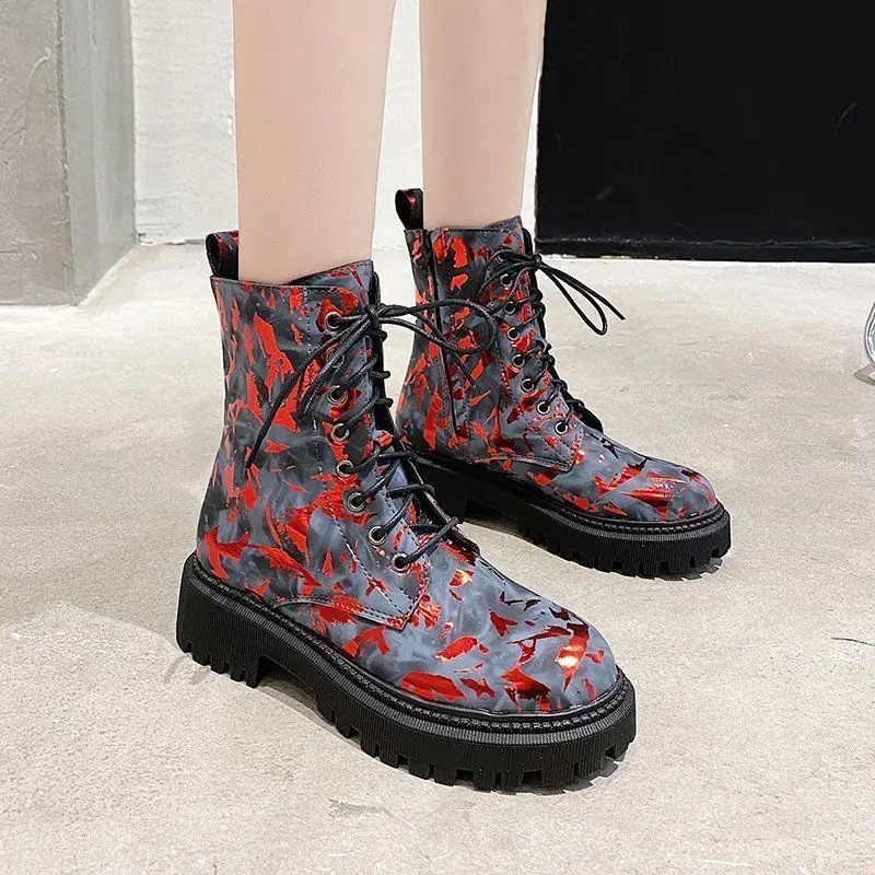 

2021 Martin boots women's British style printed graffiti thin velvet platform with thick soles Joker slim middle boots