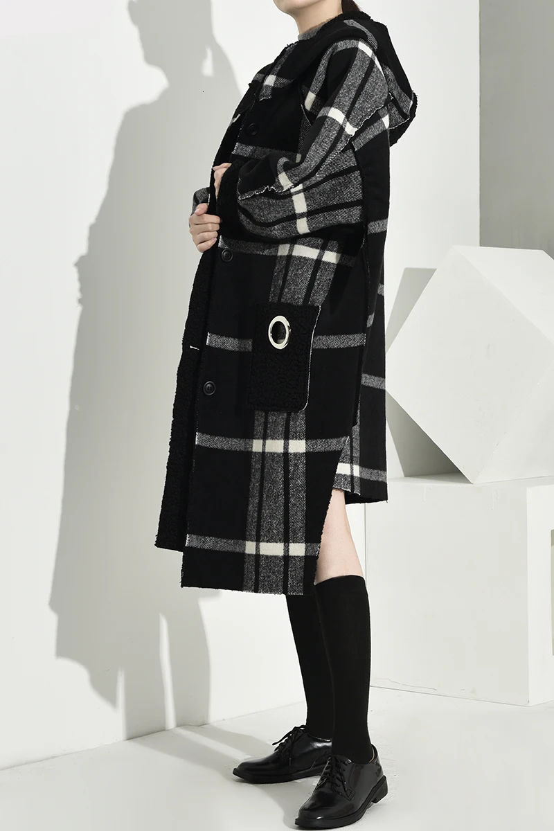 [EAM] Loose Fit Black Pocket Plaid Big Size Woolen Coat Parkas New Long Sleeve Women Fashion Tide Autumn Winter 1K67201