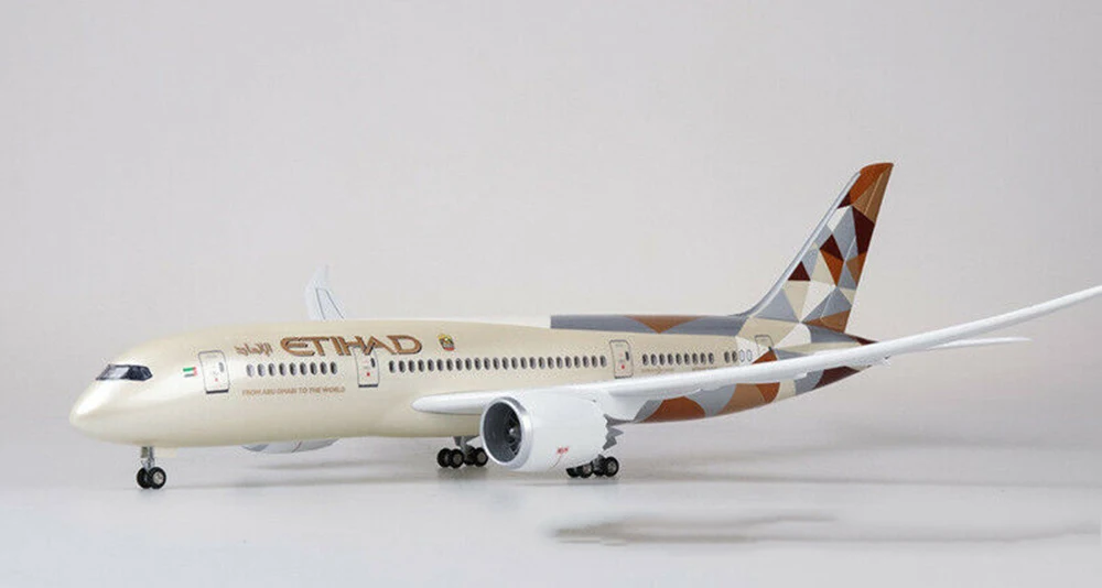 Details about   1:130 ETIHAD Airway Boeing 787 Airplane Plane Al-Ittihad Model w/ LED Light Toy 