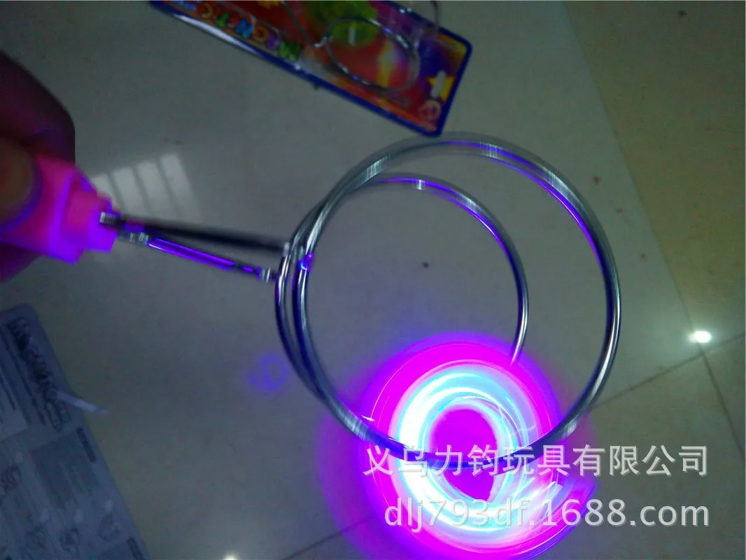 Supply of Goods Stall Supply of Goods Flash YO-YO Fantasy Magic Flying Hand-cranking Gyro Toy