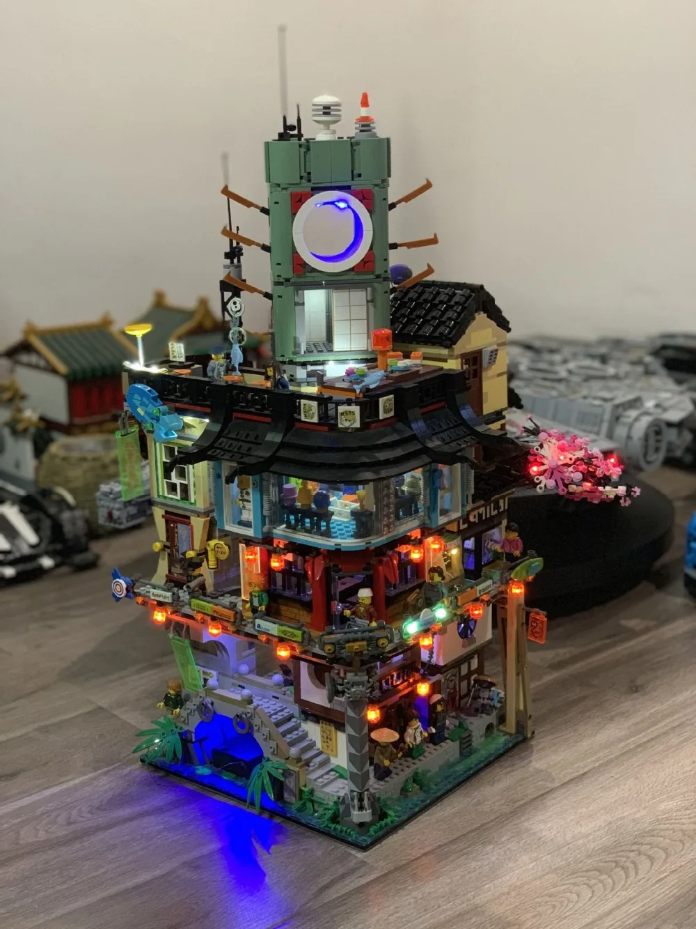 11691887128_1870687004