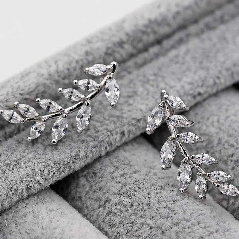 

2019 Fashion Jewelry Women Stud Earrings Flower Long Earrings Elegant High Grade Stud Earrings For Women OBS1156