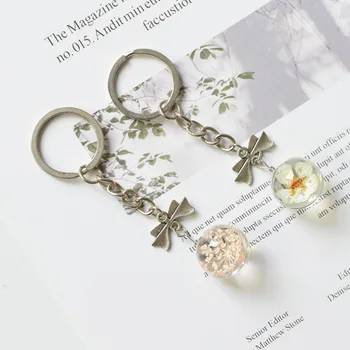 

Popular Dry Flower Keychain Acrylic Small Fresh Bag Hanging Popular Key Chain Car Accessories Jewelry Keyring Cute Woman Gift