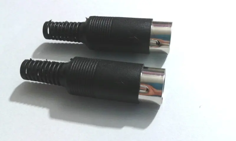 200 pcs DIN Plug Connector 8 Pin with Plastic Handle New