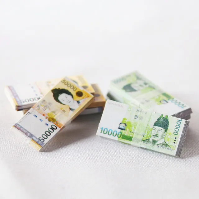 10 Bundle 1/6 Dollhouse Decor Accessories Mini Dollars Korean Won Banknote Model Miniature Items For Barbie Bjd Ob11 Dolls Money 4