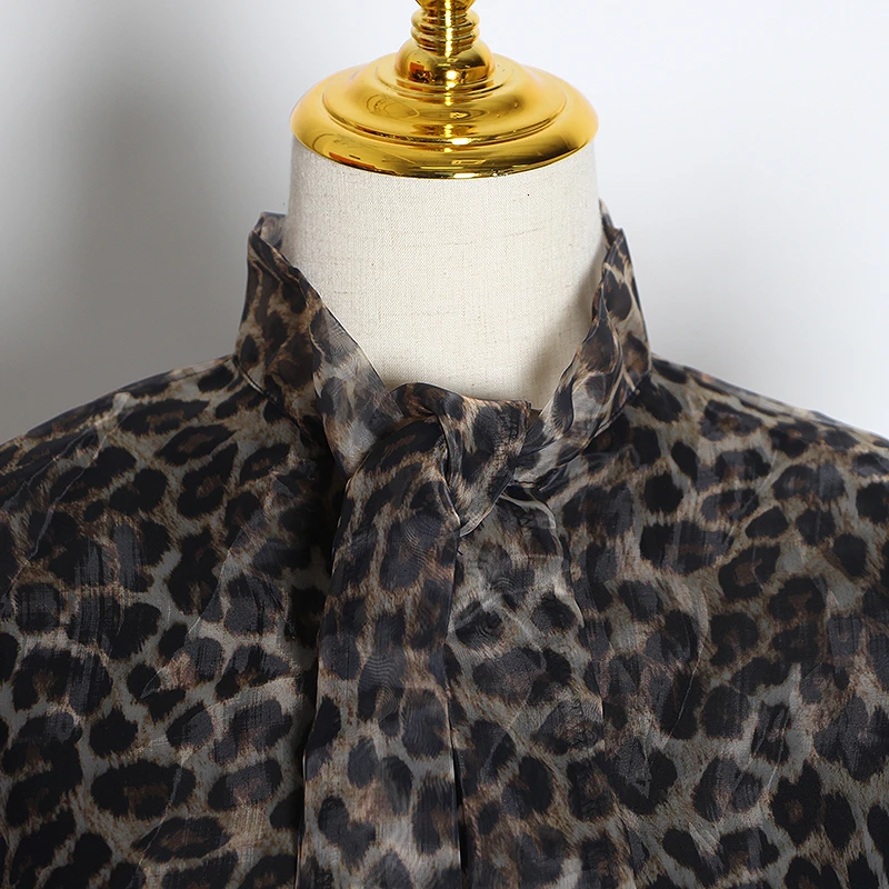 TWOTWINSTYLE леопардовые кружевные блузки для женщин Водолазка с длинным рукавом Перспектива винтажные осенние Рубашки Женская мода