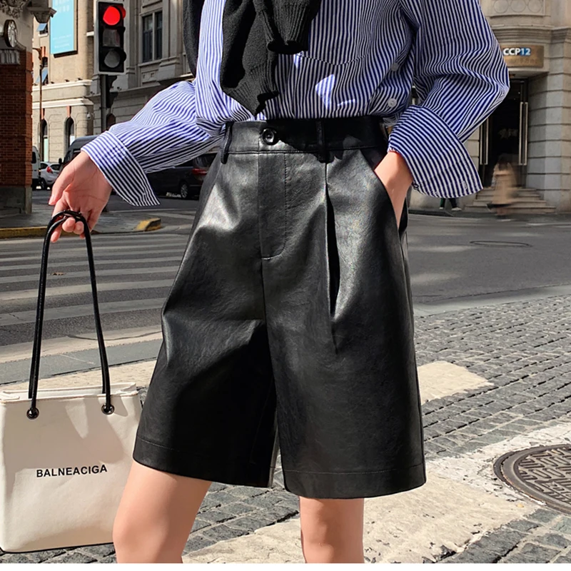 

2019 New trend Autumn Winter PU Leather Half Pants High Waist Black Wide Leg Pants high street fashion Trousers Pocket