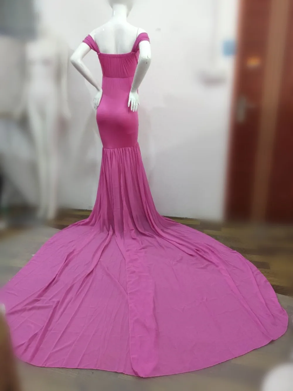 2019 Sexy Maternity Dresses Photography Props Off Shoulder Women Pregnancy Dress For Photo Shooting New Tail Maxi Maternity Gown (4)