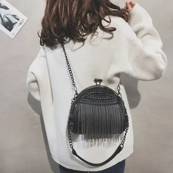 

Women's shoulder bag slant straddle bag retro shell bag 2020 new Korean chain bag tassel bag girl clip bag