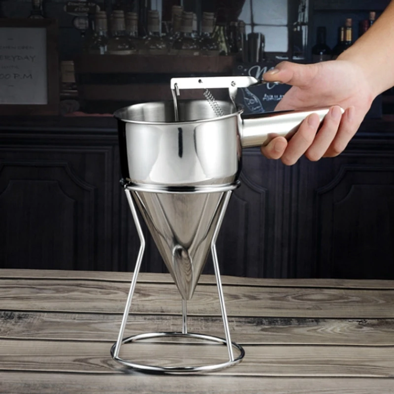 22x14.5cm Pancake Batter Dispenser Stainless Steel Handheld Stirring Separator Baking Cupcakes Pancake Separator Measuring Cup