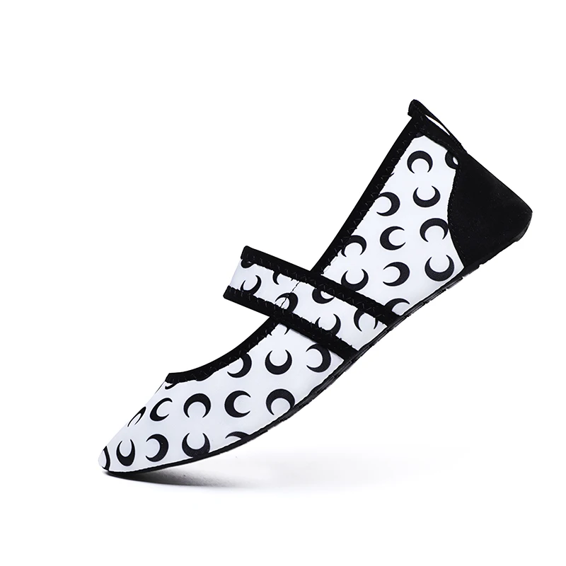 Water Shoes Aqua Shoes Women Summer Water Shoes Swimming Outdoor Female Aqua Beach Shoes Big Size Lightweight Ladies Yoga Sock Footwear