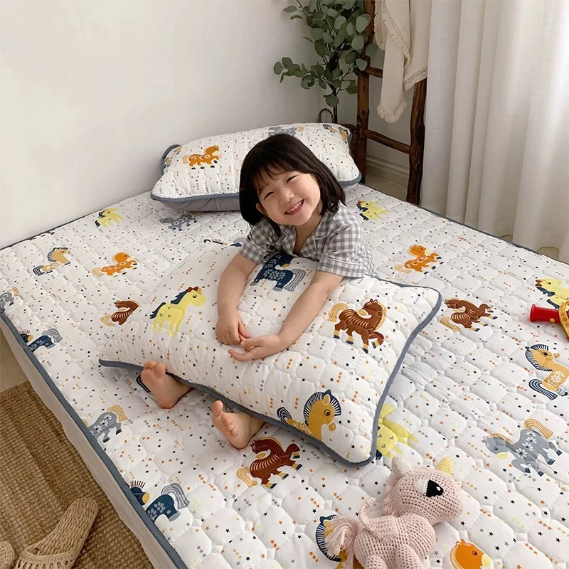 

JUSTCHIC Cute Cartoon Children's Mattress Soft Breathable Baby Mat Four Seasons Non-slip Bed Sheet Bed Protection Pad Carpet