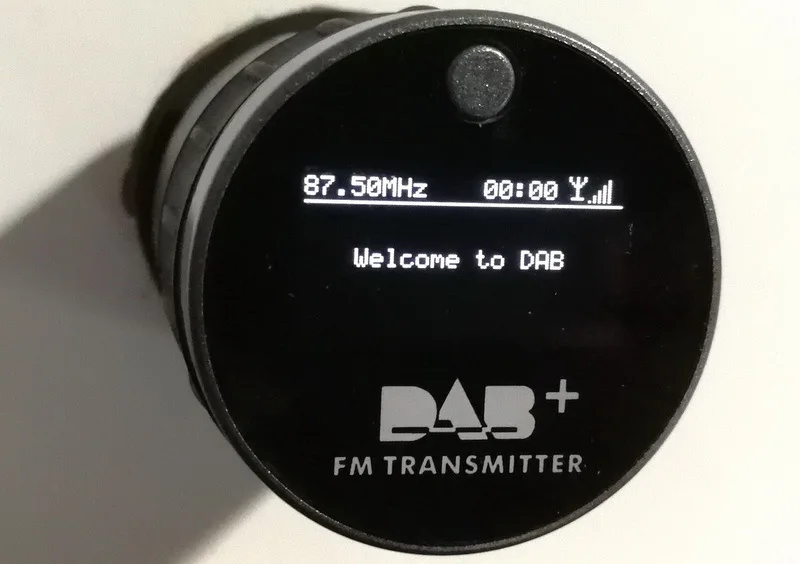 Трансграничной цифровой Лидер продаж автомобиль установлен dab цифровой радио fm-передатчик, сигаретная Зажигалка Порты и разъёмы с автомобильным Зарядное устройство Особенности