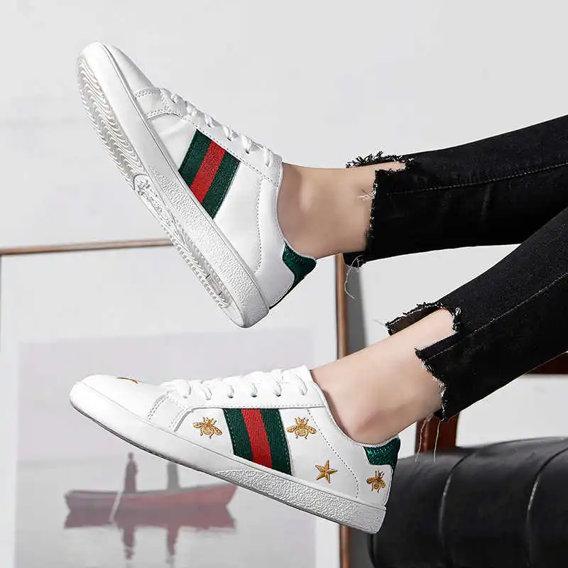 

Breathable leather bee white lazy board Korean version of the wild flat casual shoes autumn and winter men and women DECONCE