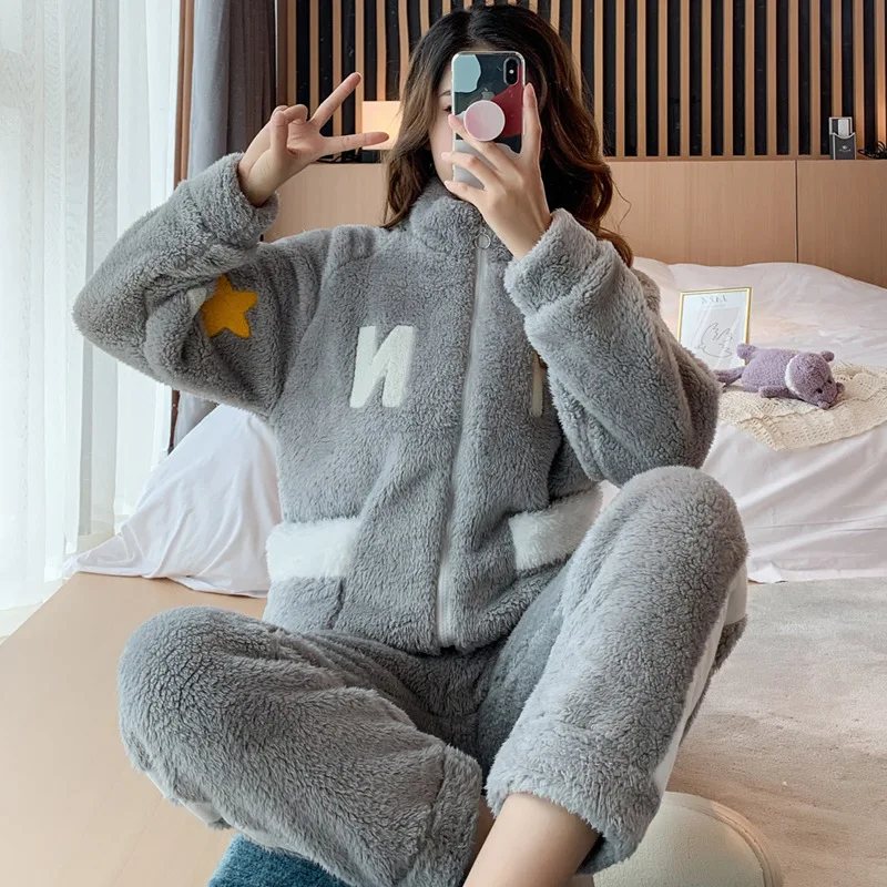 thumbnail image 1 of Conjunto de pijama de franela gruesa con capucha para invierno, ropa de dormir de terciopelo, sudadera cálida Kawaii para el hogar, novedad, 1 of 5