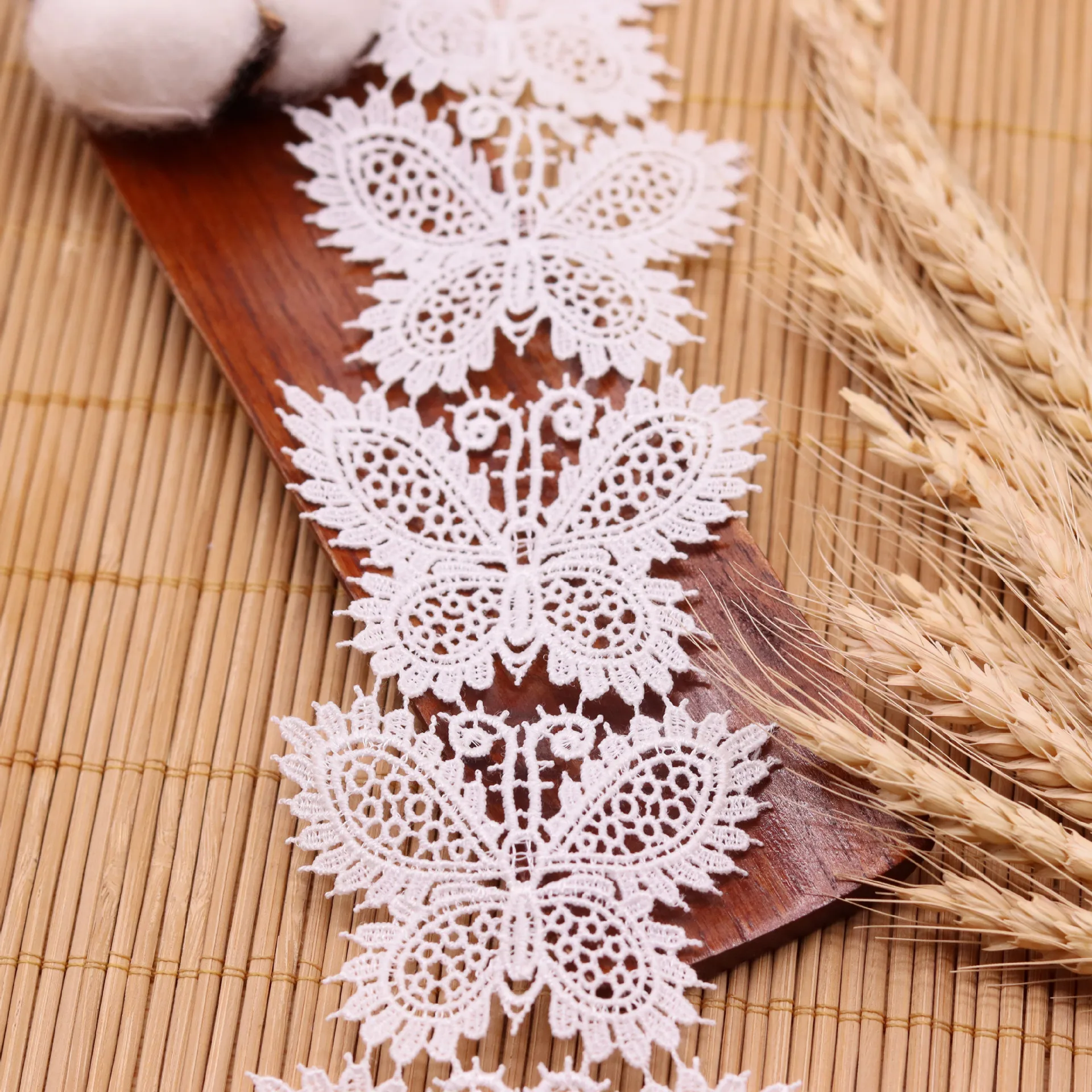 

2Yard 7.2cm Width Big Butterfly Lace Ribbon Handicrafts Embroidered Lace Fabric Trim Ribbon DIY Sewing Skirt Wedding Accessories