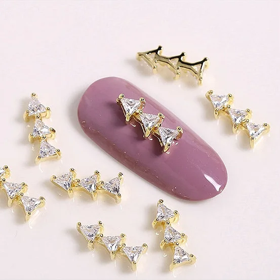 

10 шт., Треугольные металлические стразы для дизайна ногтей