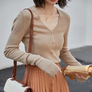 

Spring 2020 Thin Sweater Women V-neck Buttons Decoration Slim Solid Knit Pullover Tops Long Sleeve jersey de mujer M9D401Y