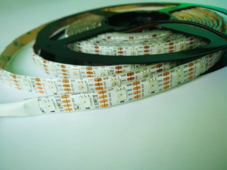 GS8208 адресуемых IC Черный и белый PCB 60 пикс./м GS8208 LC8808S 5050SMD цветных(RGB) светодиодных лент