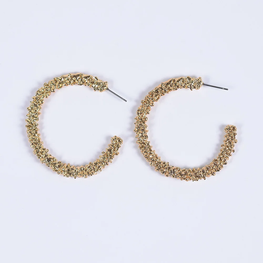 

2019 New CC Shaped Earrings Statement Vintage Metal Round Gold Silver Color Stud Earrings Simple Geometric Earrings For Women